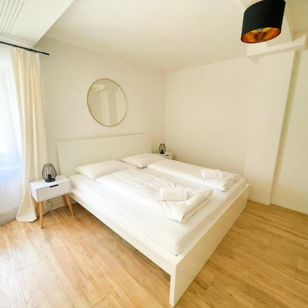 Contactless Self-Check-In - Stayhere Central City Suite 1 Graz Exteriör bild