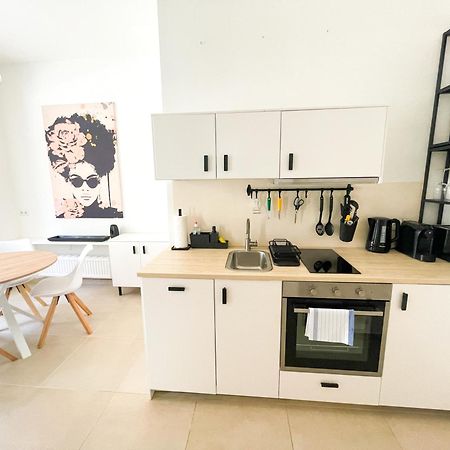 Contactless Self-Check-In - Stayhere Central City Suite 1 Graz Exteriör bild