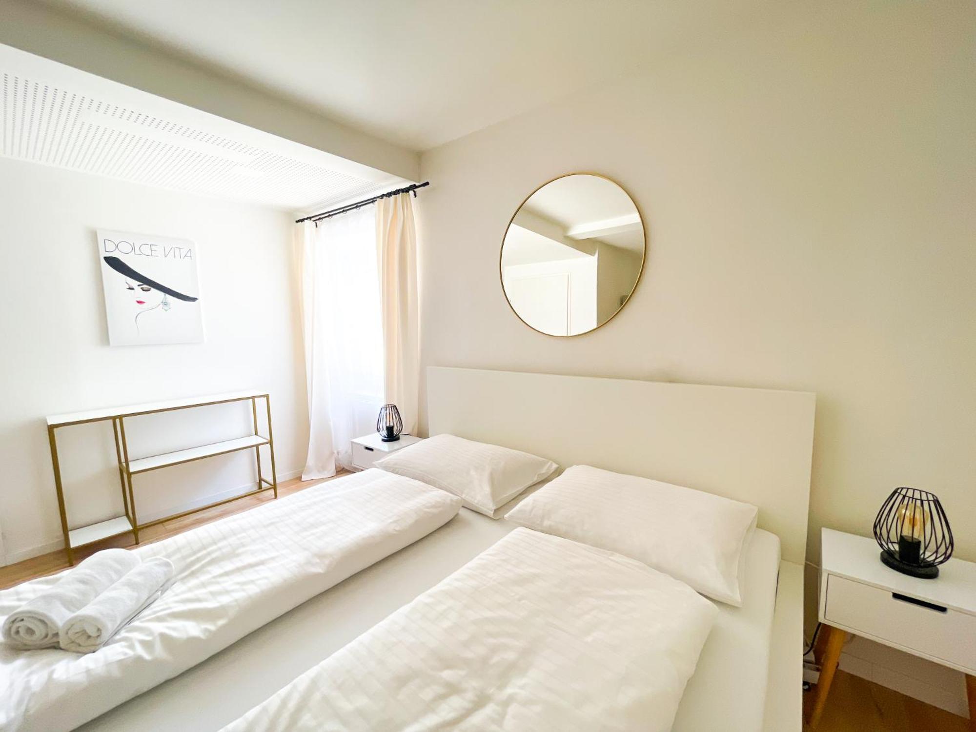 Contactless Self-Check-In - Stayhere Central City Suite 1 Graz Exteriör bild